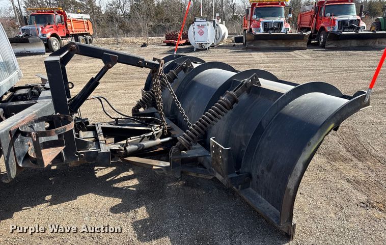 image for item DZ4317 2007 International 7400 dump truck