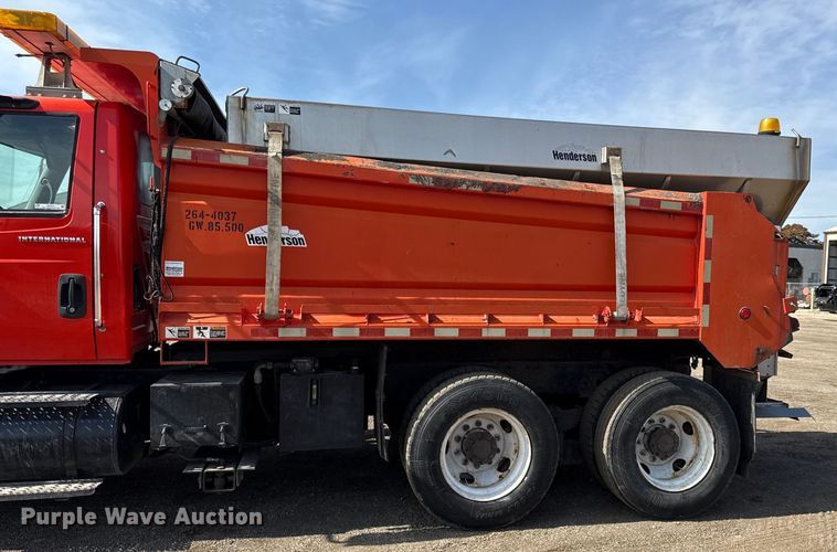 image for item DZ4317 2007 International 7400 dump truck