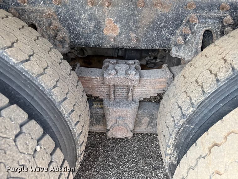 image for item DZ4317 2007 International 7400 dump truck