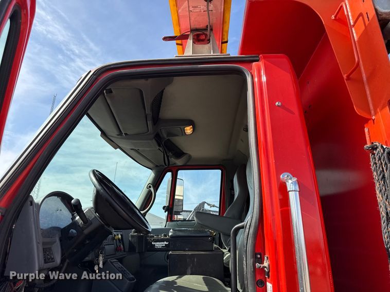 image for item DZ4317 2007 International 7400 dump truck