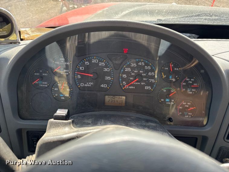 image for item DZ4317 2007 International 7400 dump truck