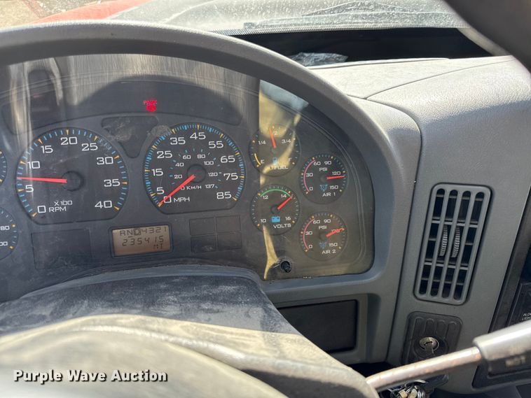 image for item DZ4317 2007 International 7400 dump truck