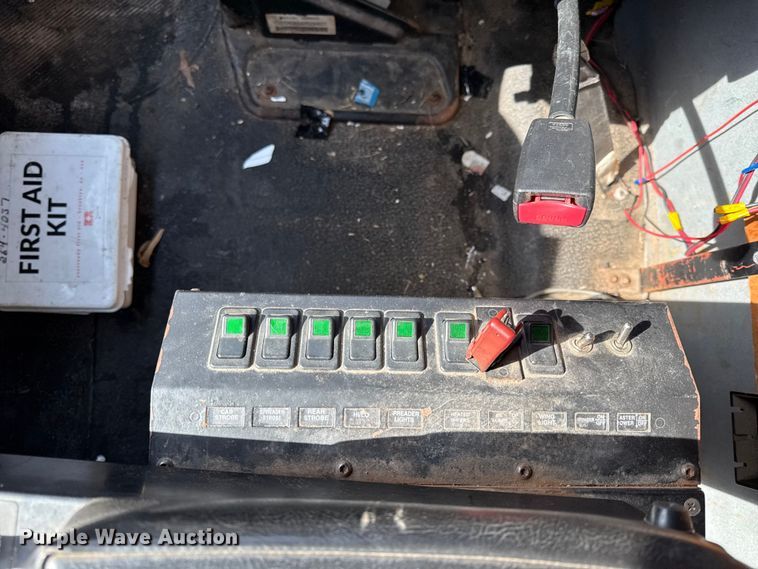 image for item DZ4317 2007 International 7400 dump truck