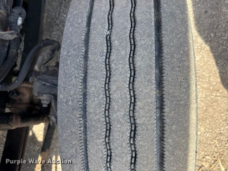 image for item DZ4317 2007 International 7400 dump truck