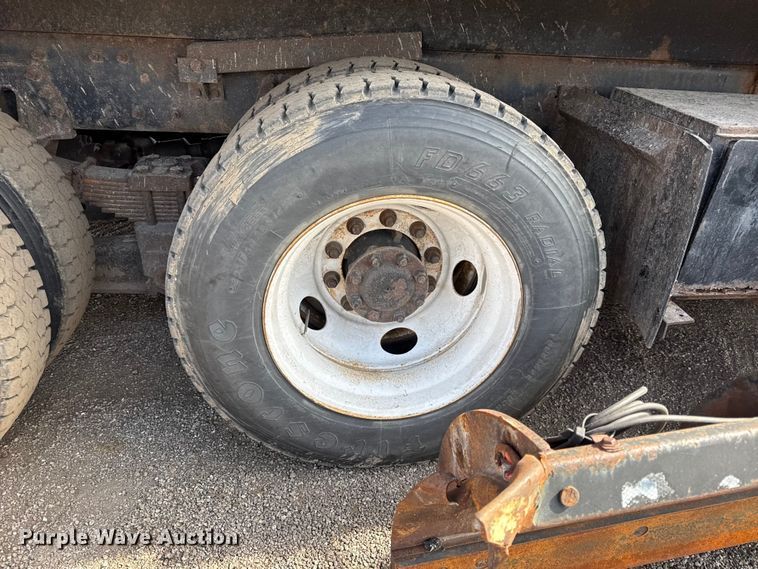 image for item DZ4317 2007 International 7400 dump truck