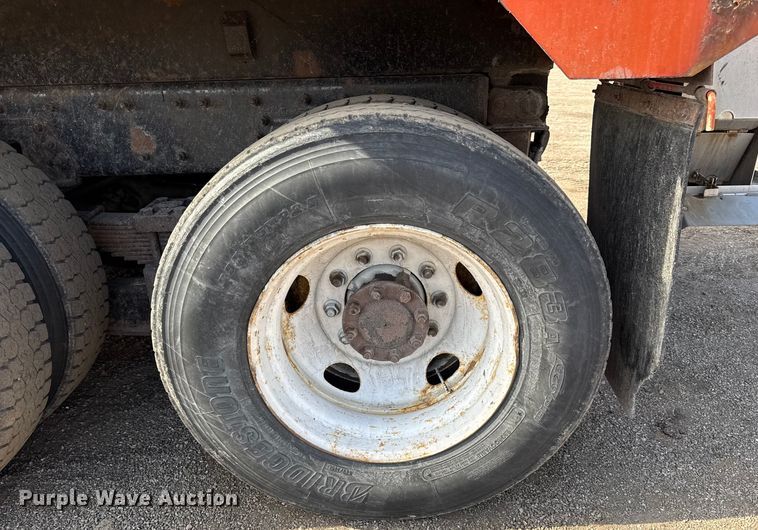 image for item DZ4317 2007 International 7400 dump truck