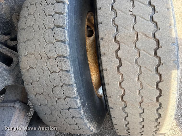 image for item DZ4317 2007 International 7400 dump truck