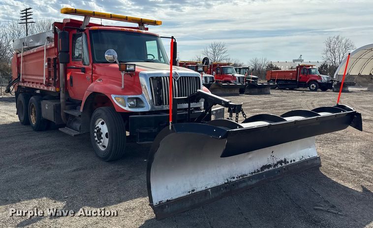 image for item DZ4318 2007 International 7400 dump truck