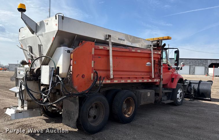 image for item DZ4318 2007 International 7400 dump truck