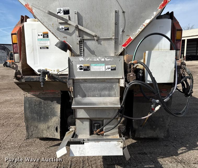 image for item DZ4318 2007 International 7400 dump truck