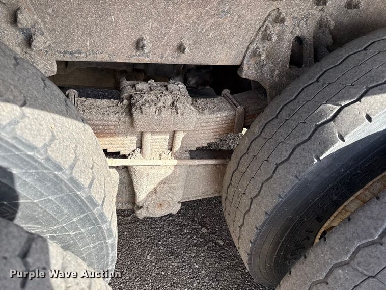 image for item DZ4318 2007 International 7400 dump truck