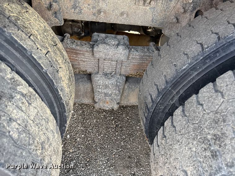 image for item DZ4318 2007 International 7400 dump truck