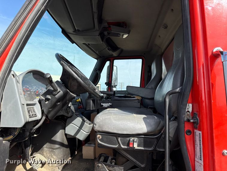 image for item DZ4318 2007 International 7400 dump truck