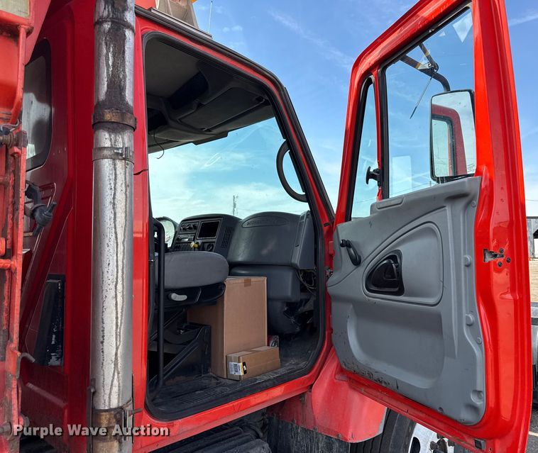 image for item DZ4318 2007 International 7400 dump truck