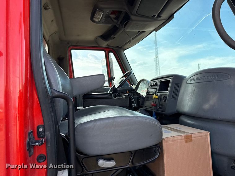 image for item DZ4318 2007 International 7400 dump truck