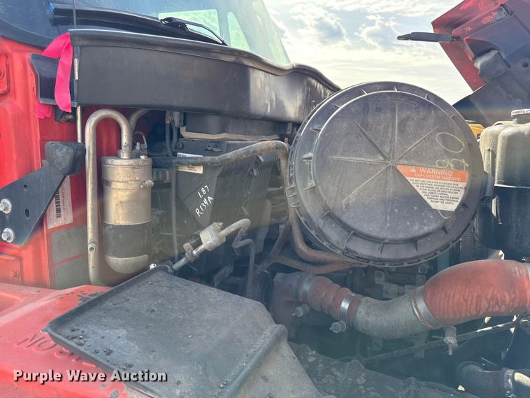 image for item DZ4318 2007 International 7400 dump truck