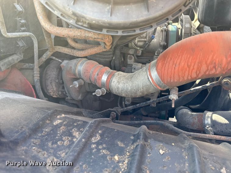 image for item DZ4318 2007 International 7400 dump truck