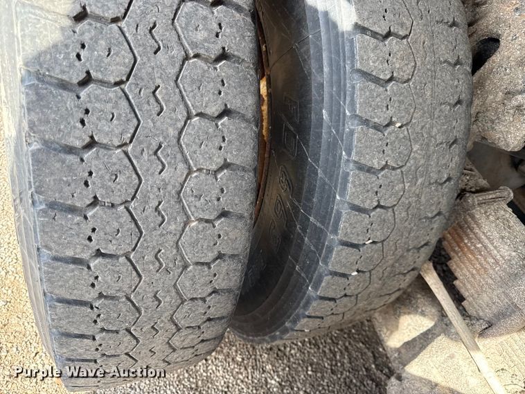 image for item DZ4318 2007 International 7400 dump truck