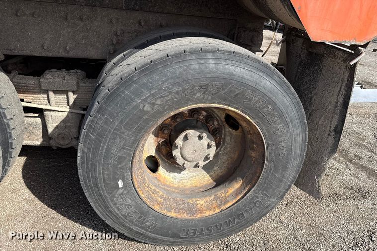 image for item DZ4318 2007 International 7400 dump truck