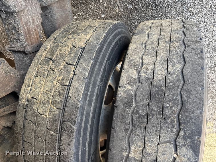 image for item DZ4318 2007 International 7400 dump truck