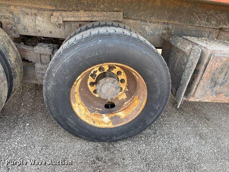 image for item DZ4318 2007 International 7400 dump truck