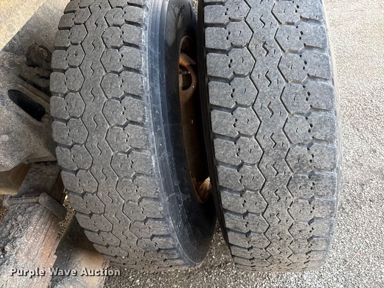 image for item DZ4318 2007 International 7400 dump truck