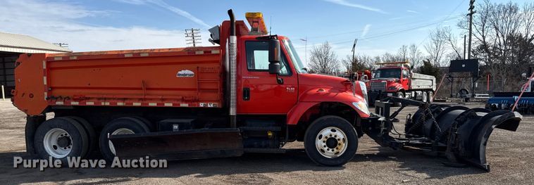 image for item DZ4319 2007 International 7400 dump truck