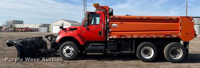 image for item DZ4319 2007 International 7400 dump truck