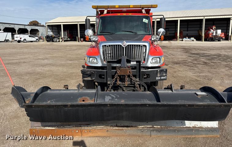 image for item DZ4319 2007 International 7400 dump truck