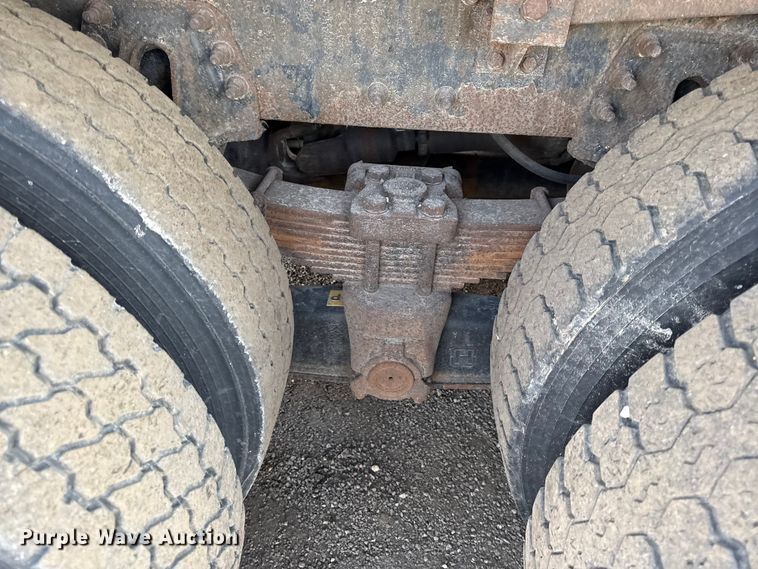 image for item DZ4319 2007 International 7400 dump truck