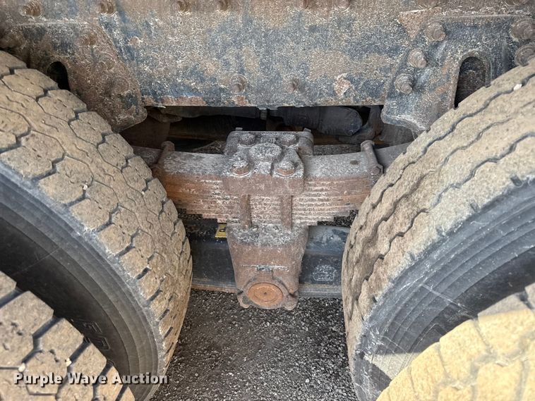 image for item DZ4319 2007 International 7400 dump truck