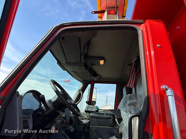 image for item DZ4319 2007 International 7400 dump truck