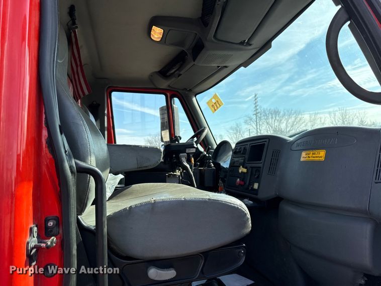 image for item DZ4319 2007 International 7400 dump truck