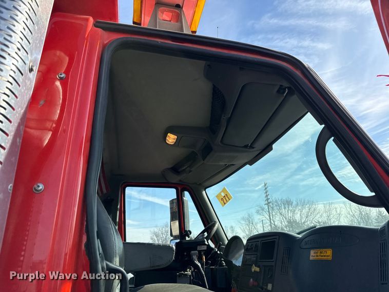 image for item DZ4319 2007 International 7400 dump truck