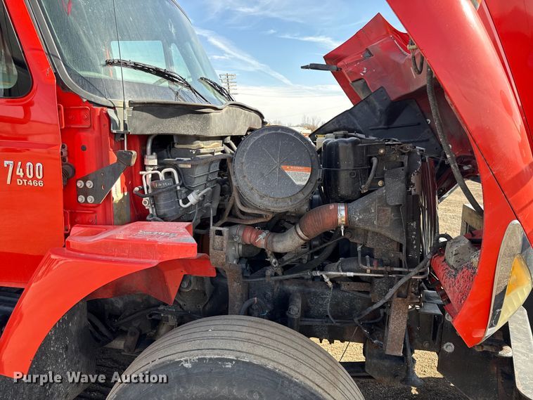 image for item DZ4319 2007 International 7400 dump truck