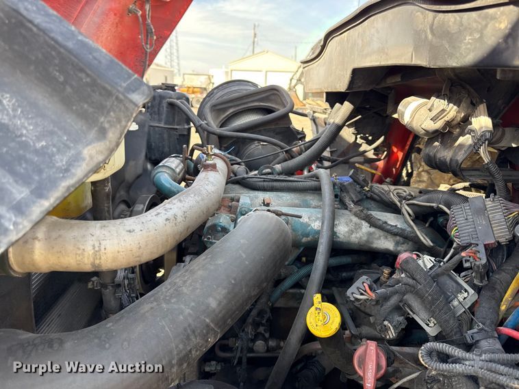 image for item DZ4319 2007 International 7400 dump truck