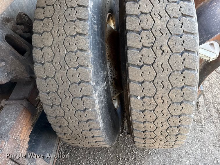 image for item DZ4319 2007 International 7400 dump truck