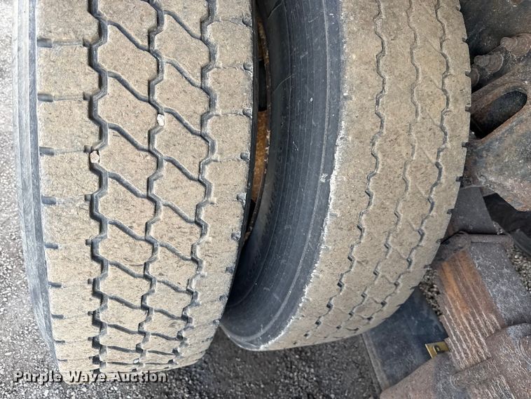 image for item DZ4319 2007 International 7400 dump truck