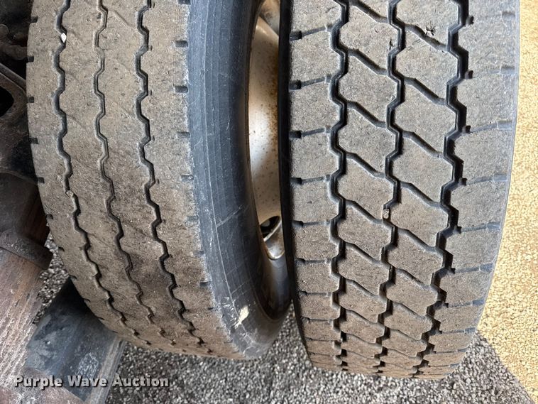 image for item DZ4319 2007 International 7400 dump truck