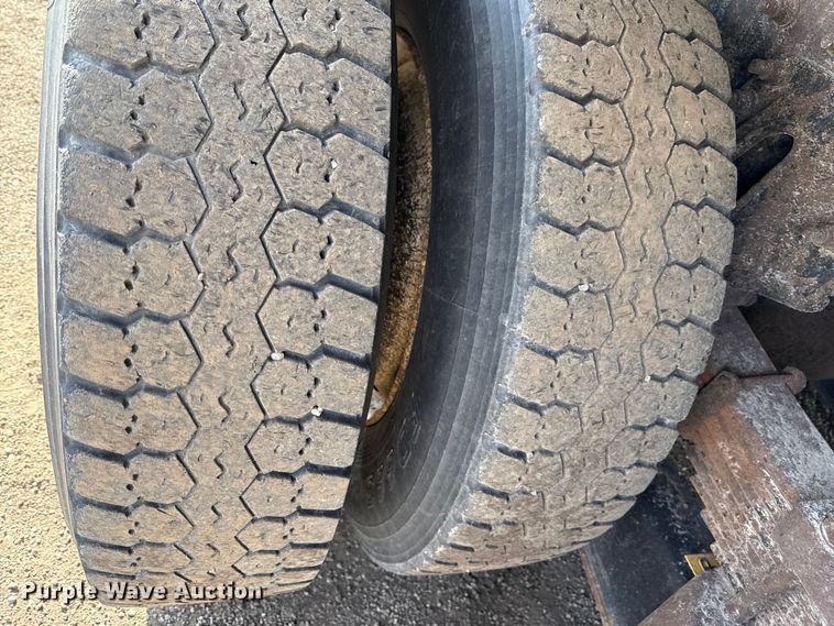 image for item DZ4319 2007 International 7400 dump truck