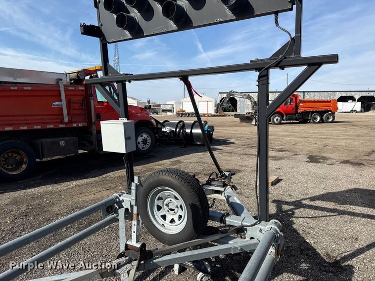 image for item DZ4320 2011 Trinity  Vorteq crash attenuator trailer