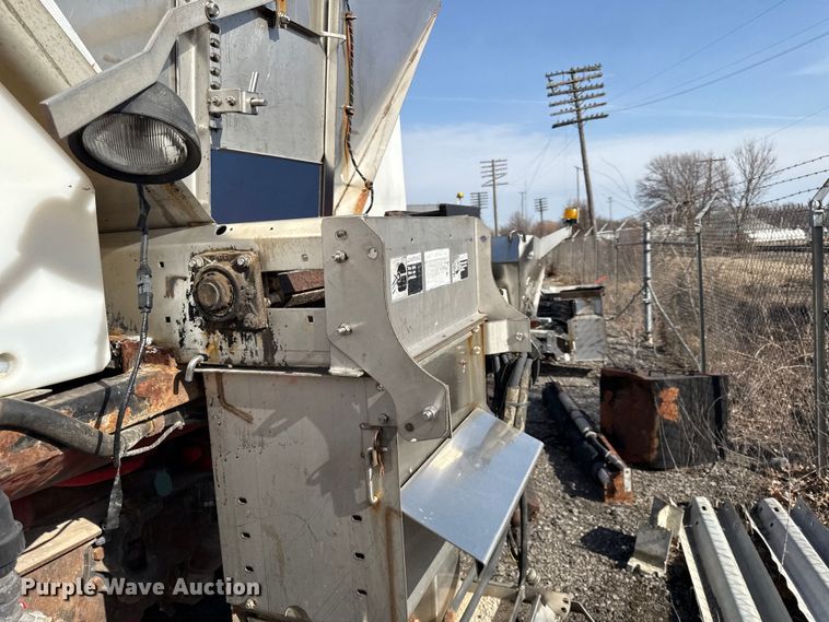 image for item DZ4321 2009 International SF525 dump truck