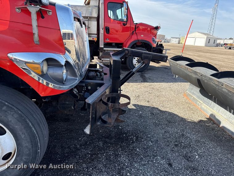 image for item DZ4321 2009 International SF525 dump truck