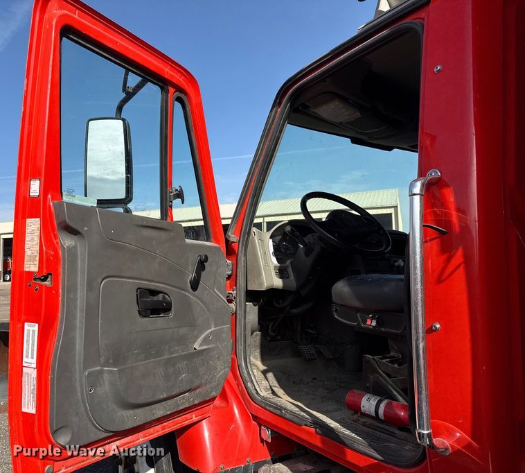 image for item DZ4321 2009 International SF525 dump truck