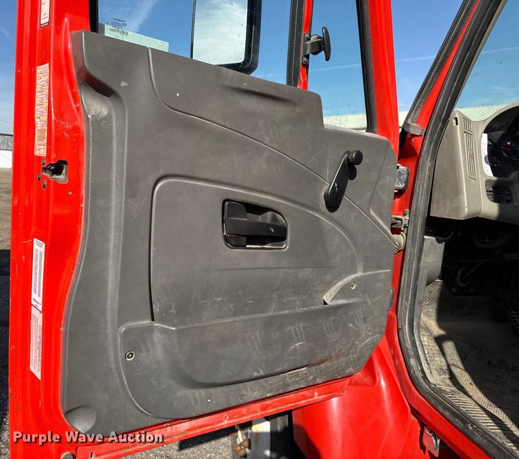 image for item DZ4321 2009 International SF525 dump truck