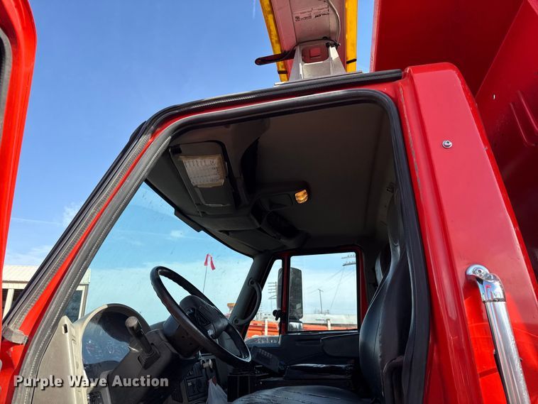 image for item DZ4321 2009 International SF525 dump truck