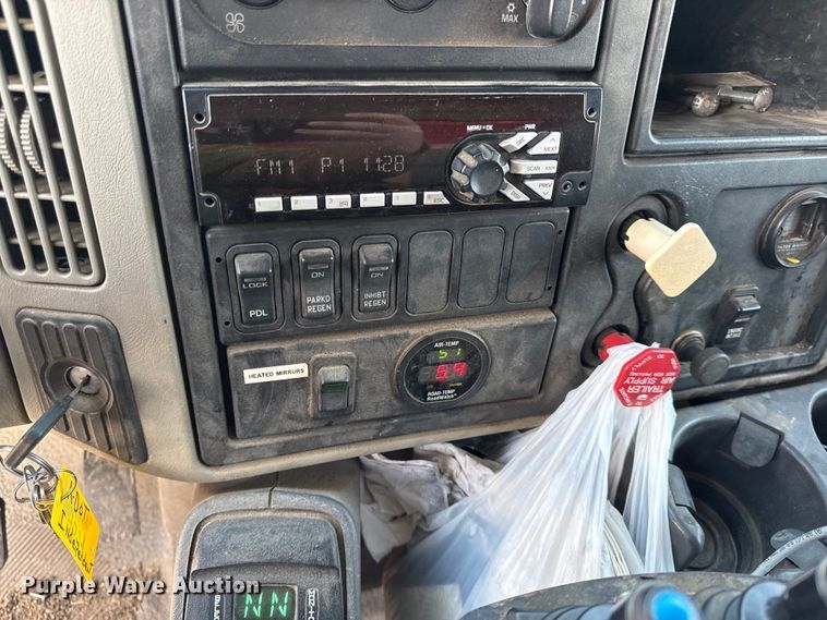 image for item DZ4321 2009 International SF525 dump truck