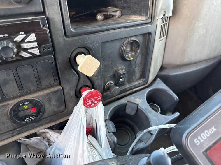 image for item DZ4321 2009 International SF525 dump truck