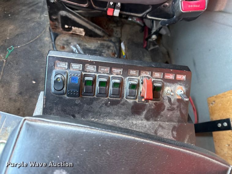 image for item DZ4321 2009 International SF525 dump truck