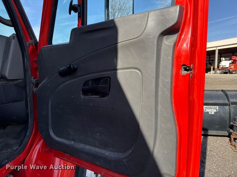 image for item DZ4321 2009 International SF525 dump truck